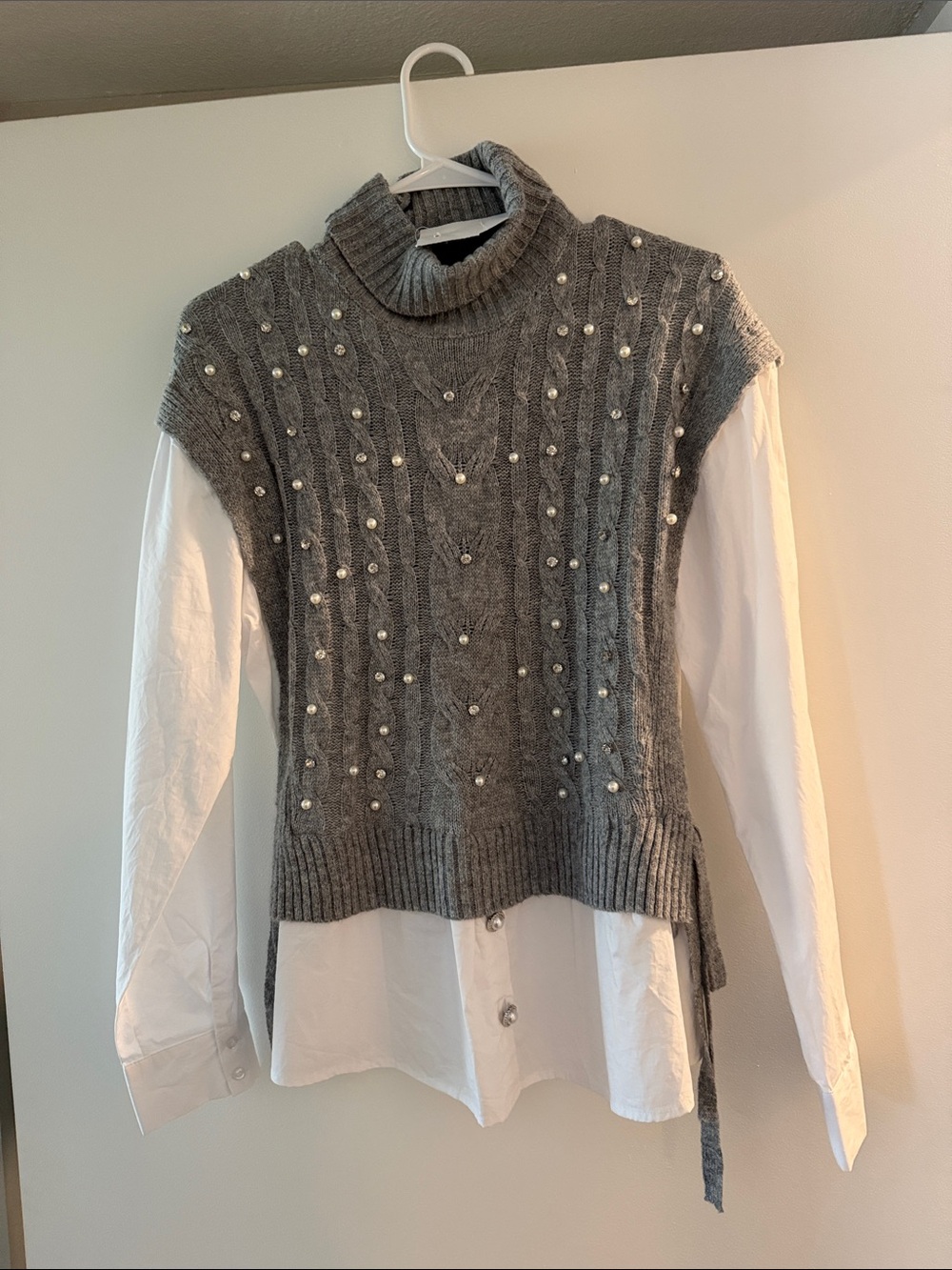 Gray Pearl-Embellished Cable Knit Sleeveless Sweater